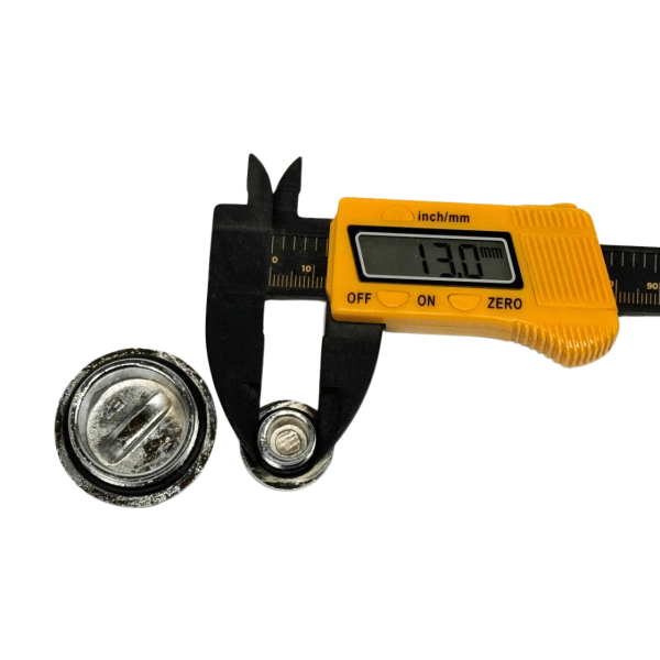 Комплект Крышек Для Крышки Генератора Для Мототехники GO Большая и Малая Под Отвертку Комплект Крышек Для Крышки Генератора Для Мототехники GO Большая и Малая Под Отвертку